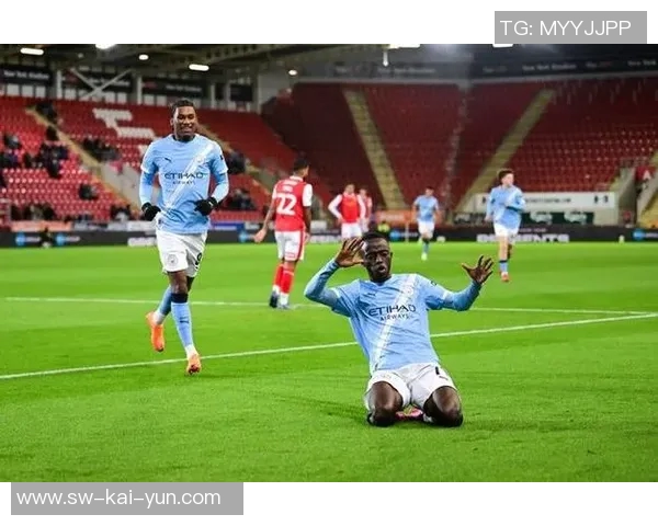 曼城跟队记者谈冬窗策略，引援观望替补门将留队